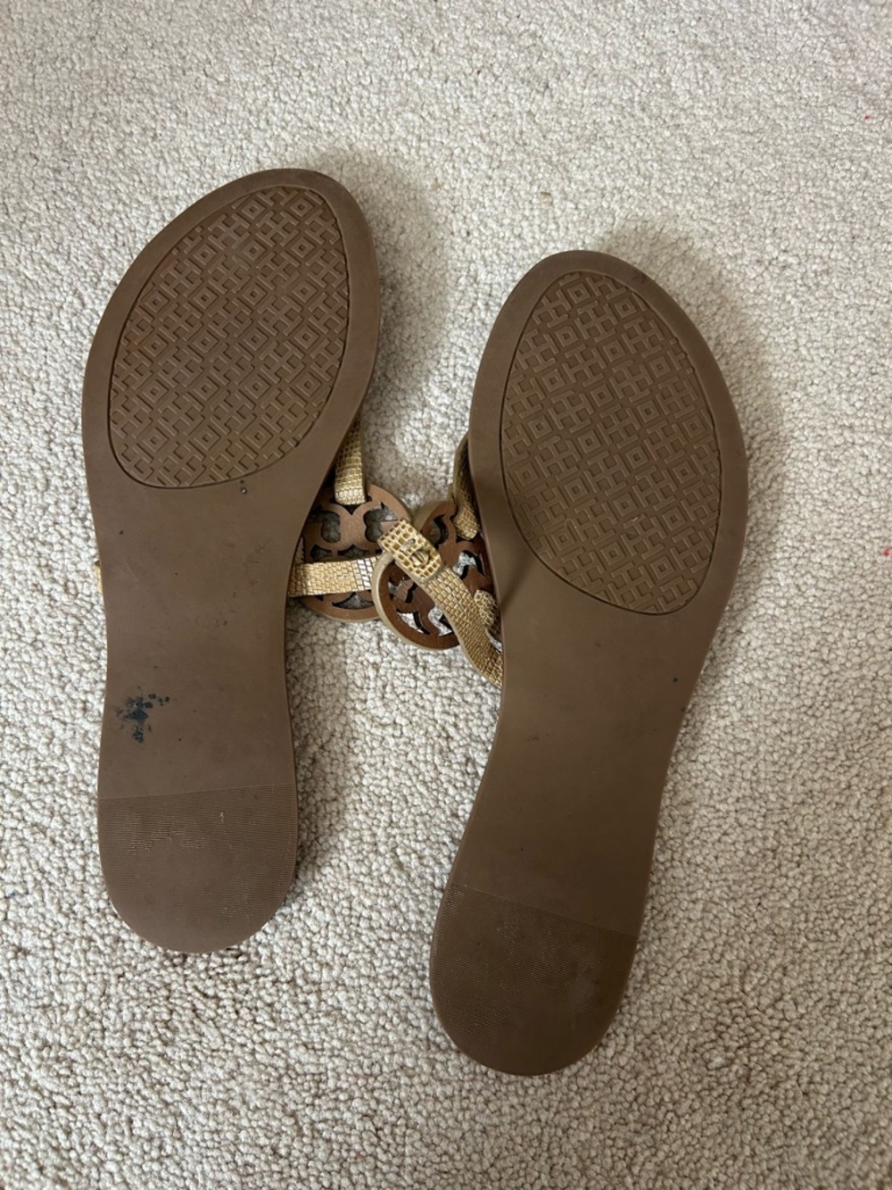 Tory Burch Snake Skin Brown Leather Size 9 Sandals with Logo Medallion - Picture 3 of 7